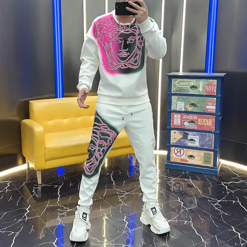 

New Men's Suit Heavy Industry Printed Character Head Sweater Trousers Two-piece Set