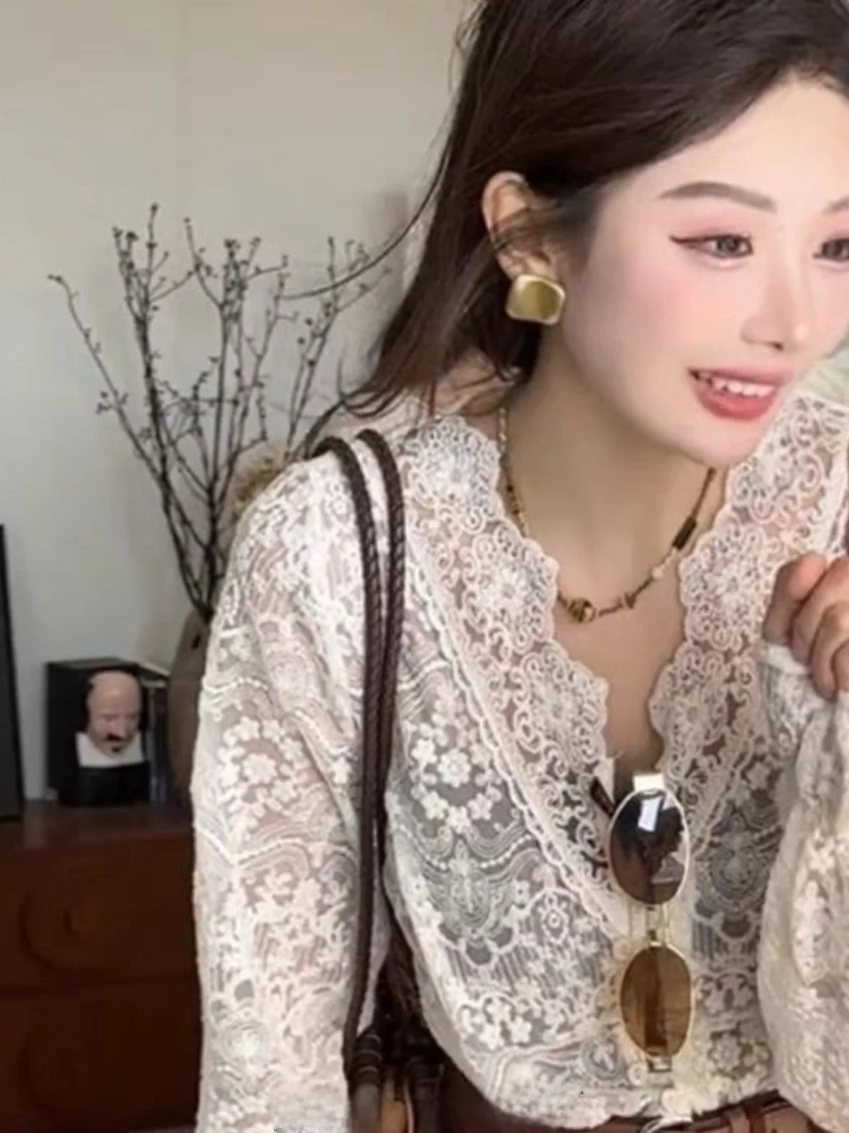 

Heavy Embroidery Lace Base irt Women's Svel Hollow out Design Spring Summer Faion Petal Sve V Ne Long Sve S...