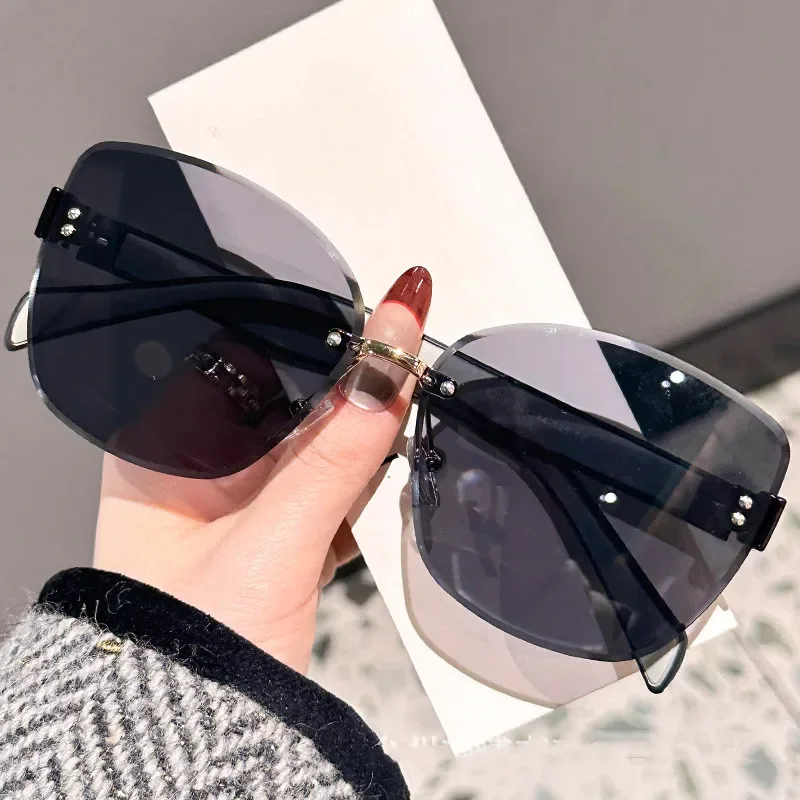 Large Frame Cat Eye Fashion Sunglasses 2025 New UV Protection Women's Edge Cutting Frameless DS-8208