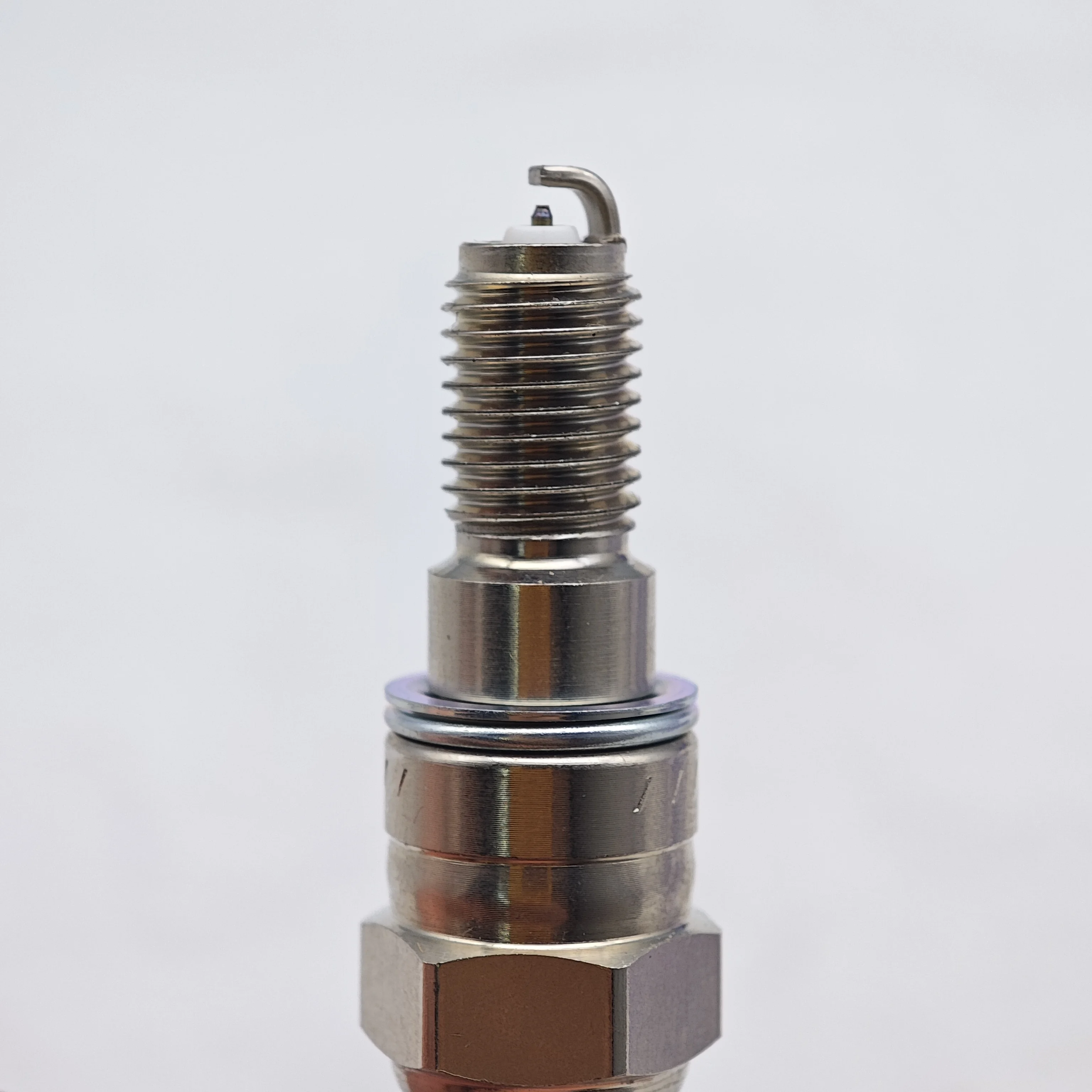 1pcs Original NGK Spark Plug ER9EHIX 6868 96652 Suitable For Upgrade ER9EH etc