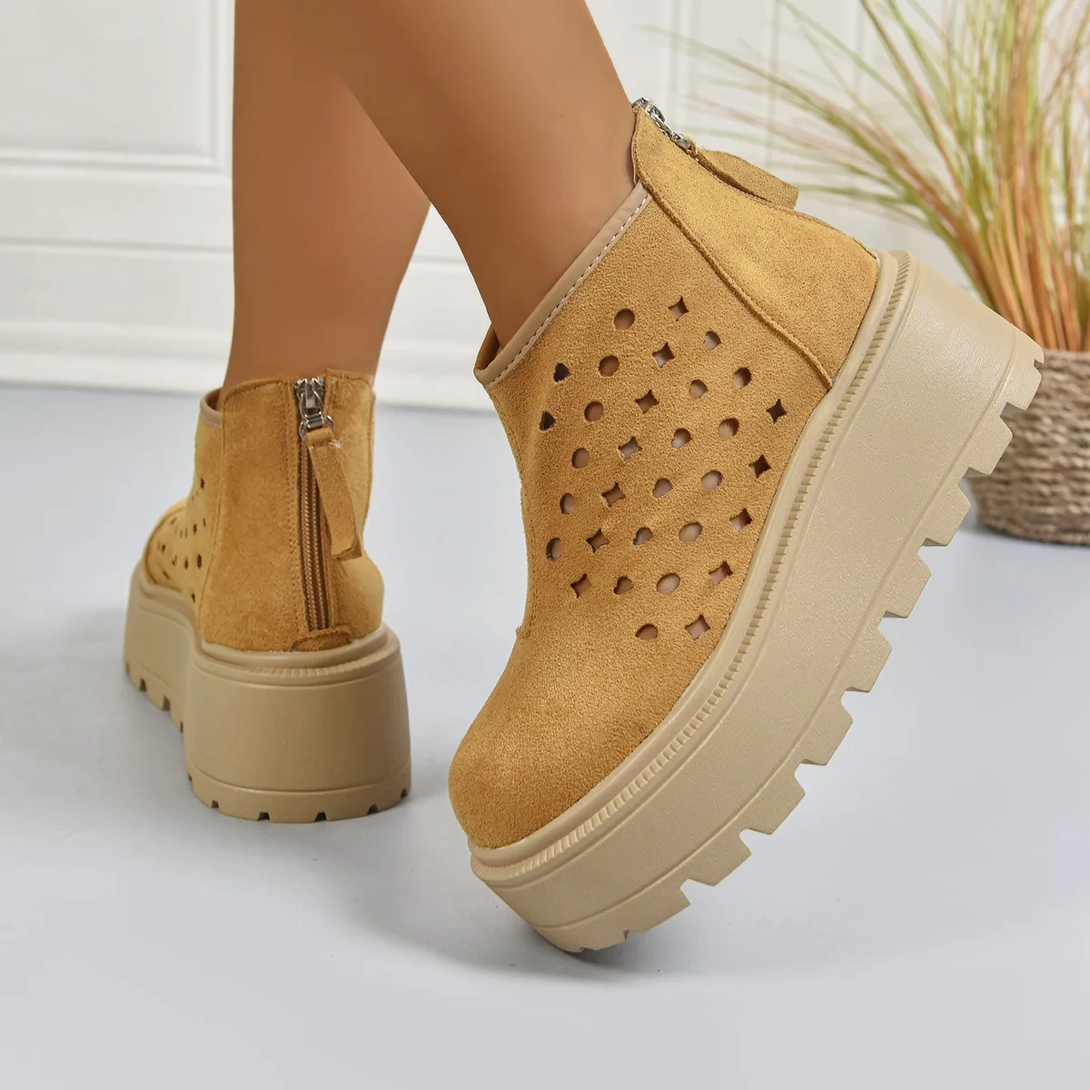 المرأة منصة الأحذية ربيع الخريف موضة ستار وعلى شكل قلب المخرم الجوارب الإناث سميكة سوليد كعب مسطح حذاء من الجلد