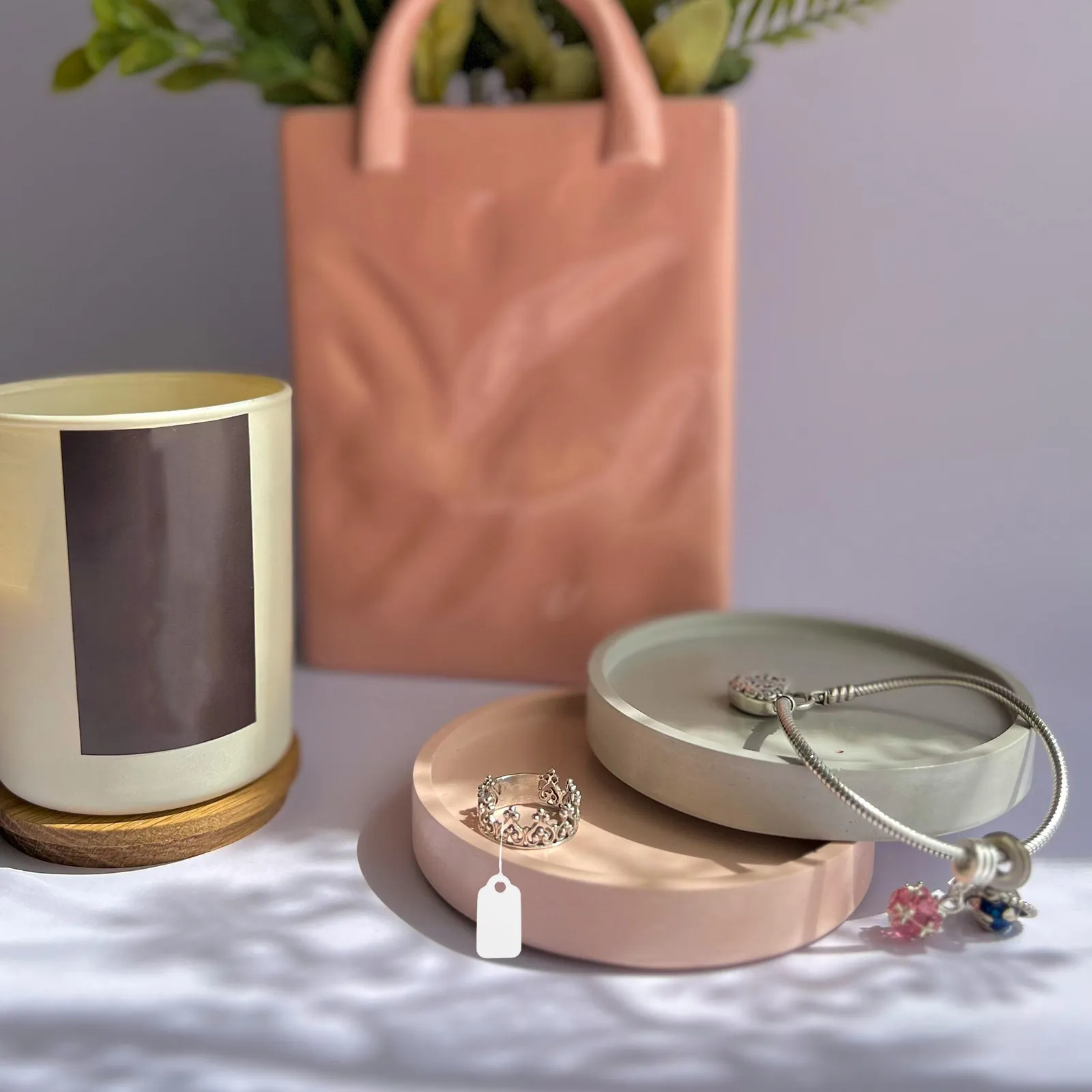 

560Pcs Jewelry Tags for Pricing Necklace Bracelet Paper Price Labels Blank Hanging Price Tags Retail Store Boutique Display