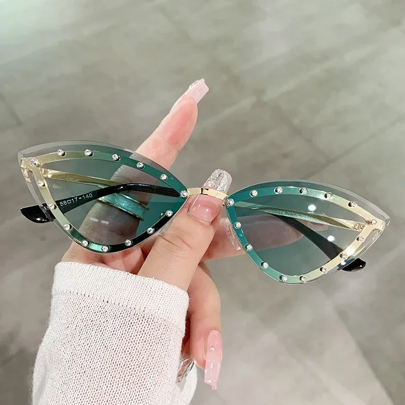 Vintage Cat Eye Women Luxury Diamond Sunglasses Rimless Ocean Lens Female Triangle Rhinestone Sun Glasses Shades UV400