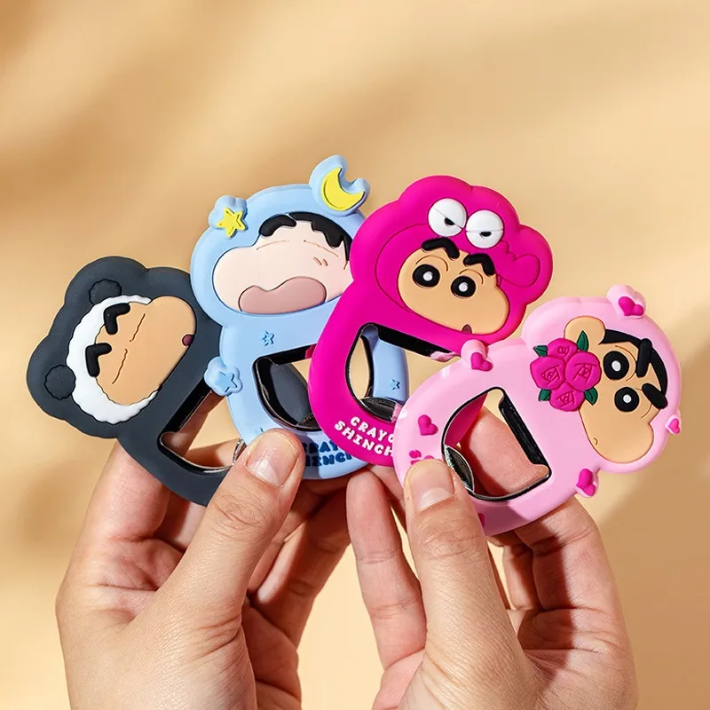 تلوين شينشان فتاحة الزجاجات البيرة أنيمي على شكل المغناطيسي الثلاجة ملصق زجاجة سائق المنزل فتاحة الزجاجات متعددة الوظائف