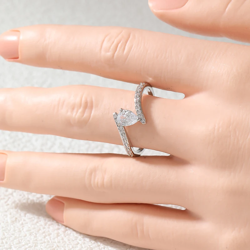 Aesthetic Design Luxury Waterdrop Synthetic Zirconia Wedding Promise Ring Women's Elegant Charm Engagement Eternal Jewelry Gifts