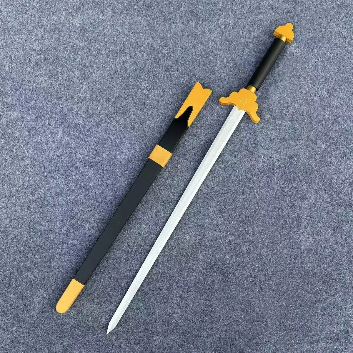 

Аниме-реквизит: Меч Хуашань, модель для косплея, аксессуар для костюма на Хэллоуин, Рождество, для тематических вечеринок