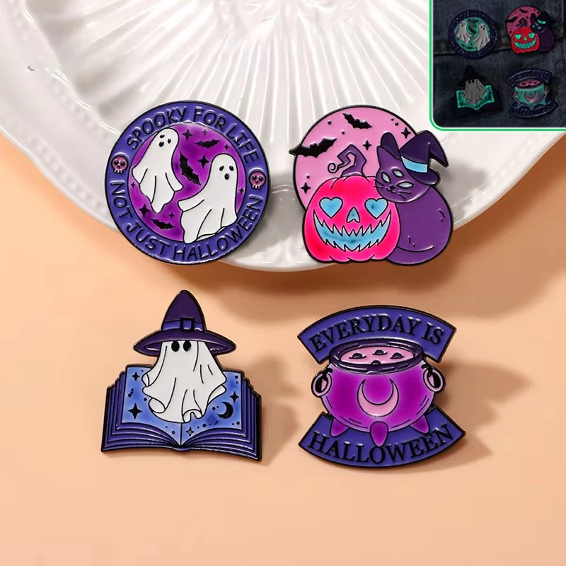4pcs Fun Cartoon Pumpkin Cat Ghost Noctilucent Enamel Brooch Glow-In-The-Dark Halloween Badge Backpack Clothing Accessories