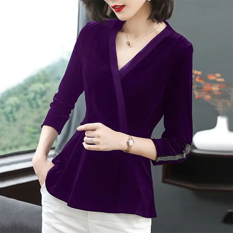 Korean Autumn Winter Gold Velvet Long Sleeve T-shirt Solid V-neck Fashion Slim Temperament Versatile Bottoming Long Sleeve Top