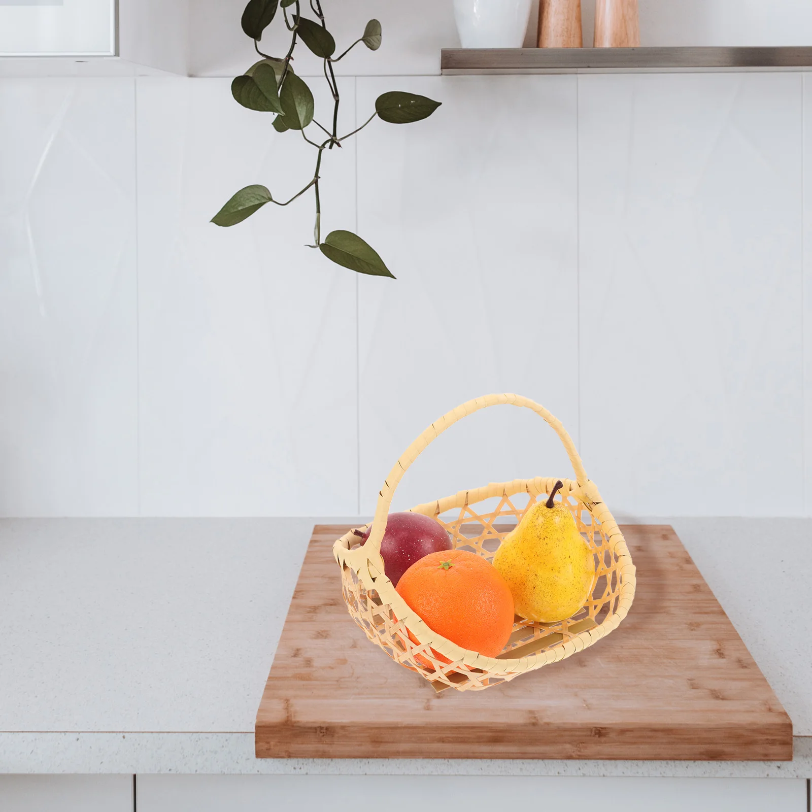 

Compact Bamboo Woven Desktop Organizing Basket Small Handheld Tray for Fruit Snacks Pastries Baskets Woven Desktop Basket