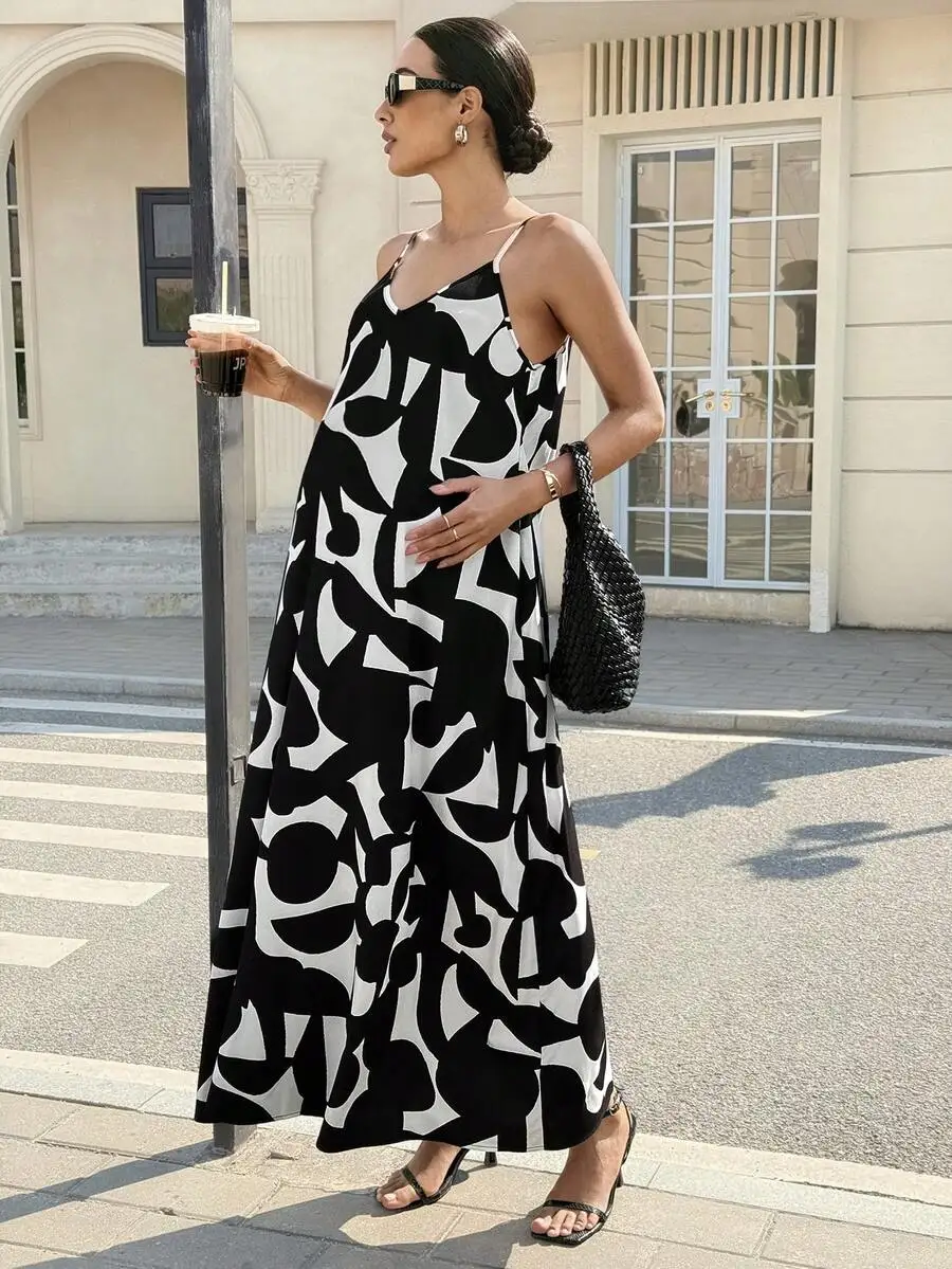 

Elegant Black And White Geometric Print V-Neck Sleeveless Maternity Maxi Dress For Summer Holiday Casual Outing