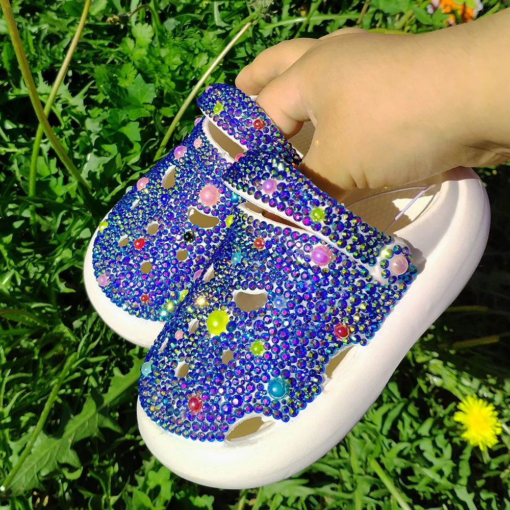 Handmade Rhinestones Bling Girls Womens Kids And Mother Summer Hole Sandals Garden Beach Slippers Sandals Quick Drying Shoes