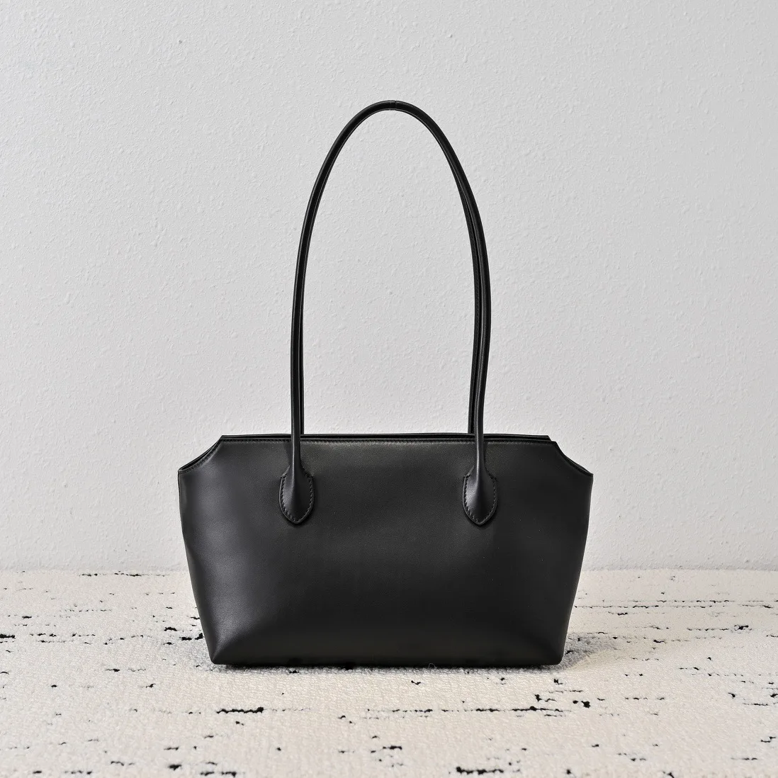 

2025 women top quality Small cowhide single-shoulder bag, large-capacity handbag, vacation and leisure women's bag