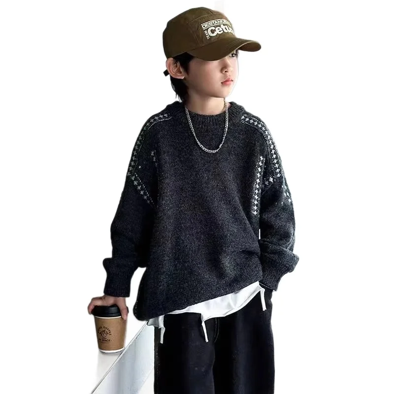 سترة للأولاد على الطراز الكوري سترة خريف وشتاء 2025 وصلت حديثًا ملابس أطفال أنيقة باللون الأسود تريكو من 3 إلى 14 سنة