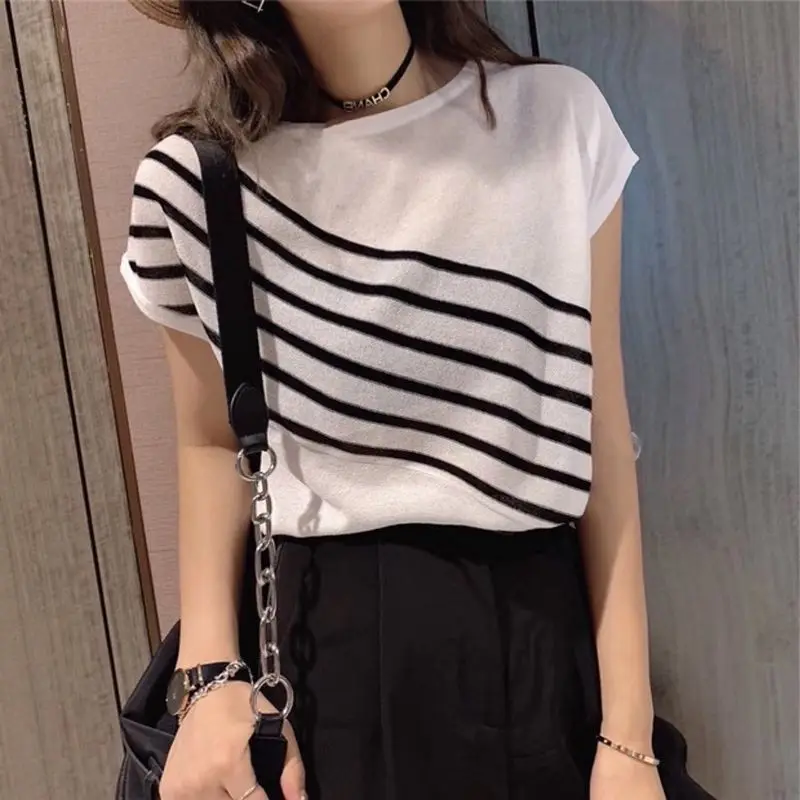 

2024 Women's New Summer Pullovers Crew Neck Stripe Loose Fashion Versatile Commuter Short Sleeve Ice Silk Knitting T-shirt Tops