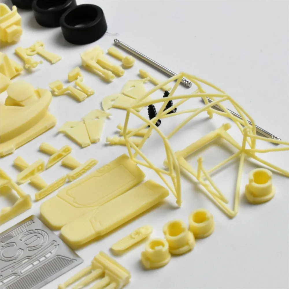 بناء محرك 1:43 R8 تجميع سيارة نموذجية مصنوعة يدويًا من الراتنج القابل للجمع