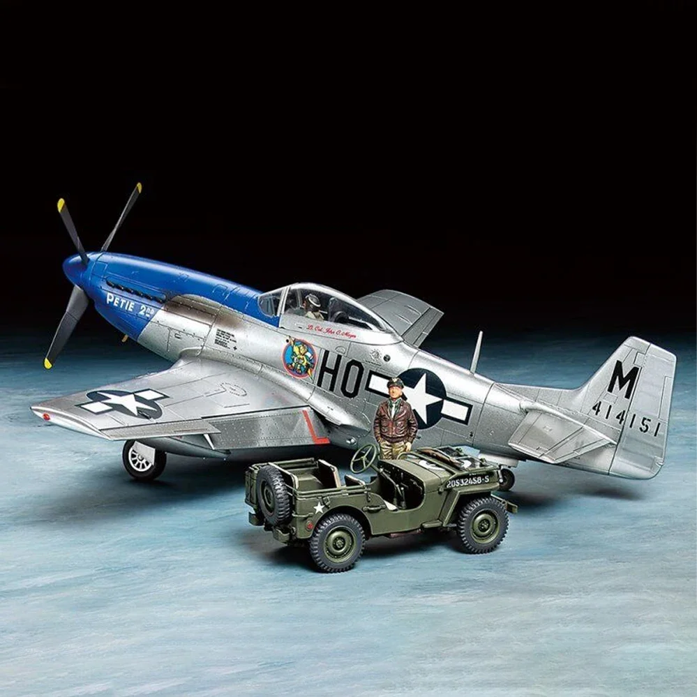TAMIYA Assembly Model Kit 25205 North American P-51D Mustang & 1/4 ton 4x4 Light Vehicle Set 1/48