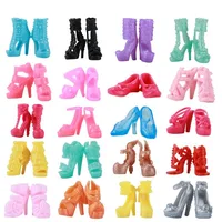 Vêtements et accessoires de poupée aléatoires, 32 pièces, 10 robes à la mode, 22 pièces de chaussures, lunettes, colliers, sac à main pour poupée Barbie 2