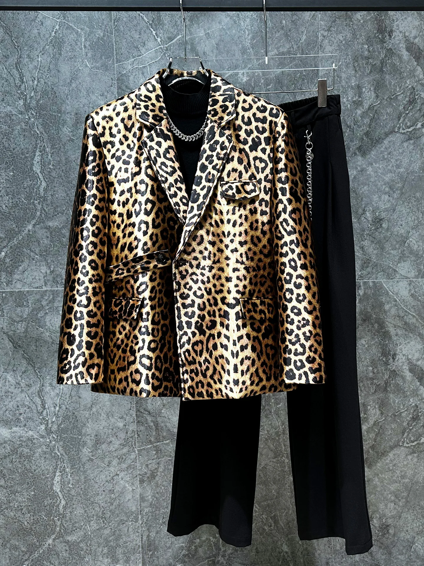 

Retro Luxury Leopard Print Silk Men's Suit Jaet Trendy Design Casual Faionable Long Sve Autumn Wear Flat Collar Single...