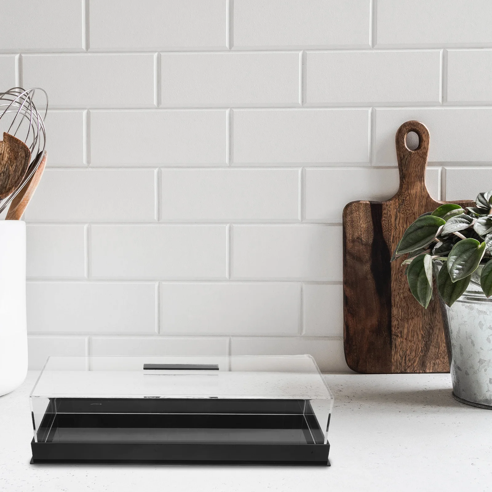 

Clear Acrylic Rectangular Cake Tray with Lid Modern Design Detachable Structure Bakery Coffee Shop Home Use Dessert Dome