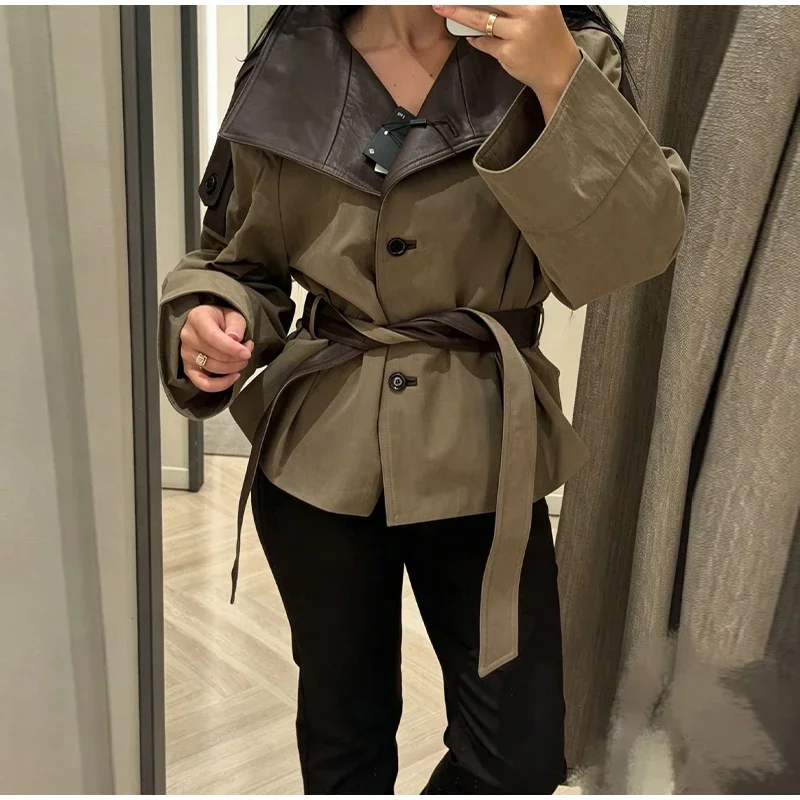 Kurze Damen-Windjacke aus Kunstleder mit Revers, Gürtel, Einreihiger Knopfverschluss, Verstellbarer Taille – Detail 8