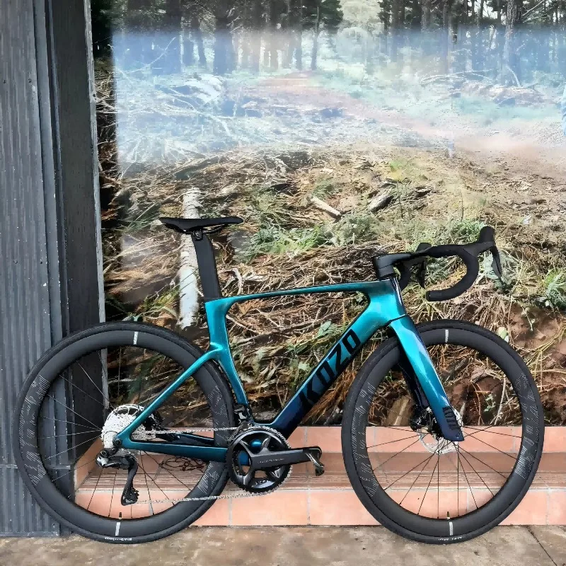 

Карбоновый аэродинамический шоссейный велосипед 700C 24S с гидравлическими дисковыми тормозами для мужчин, женщин и взрослых, для гонок на шоссе, велоспорта и активного отдыха на природе.