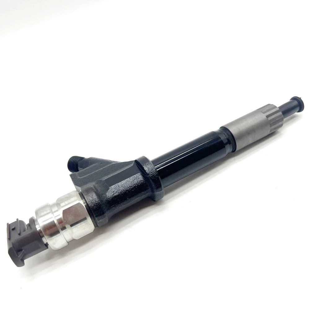 High Quality Diesel Common Rail Injector 095000-8100 VG1096080010 for HOWO