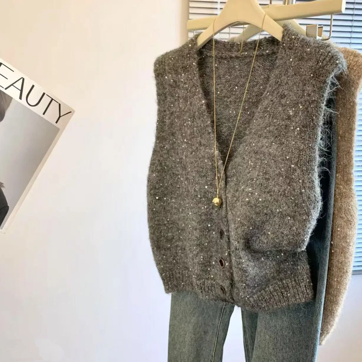 

Women's Outerwear Versatile Layering Comfortable French Vintage Sequin V-neck Sweater Autumn Winter Sleeveless Knitted Vest