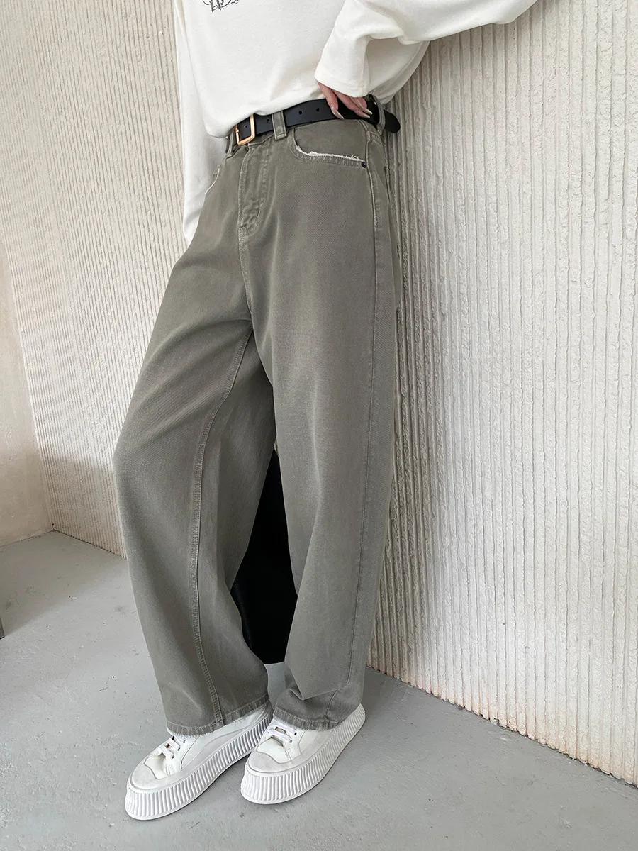 

Винтажный стиль, деревенский стиль, грушевидная фигура, изогнутый клинок, широкие штанины, узкий крой, прямые джинсы.