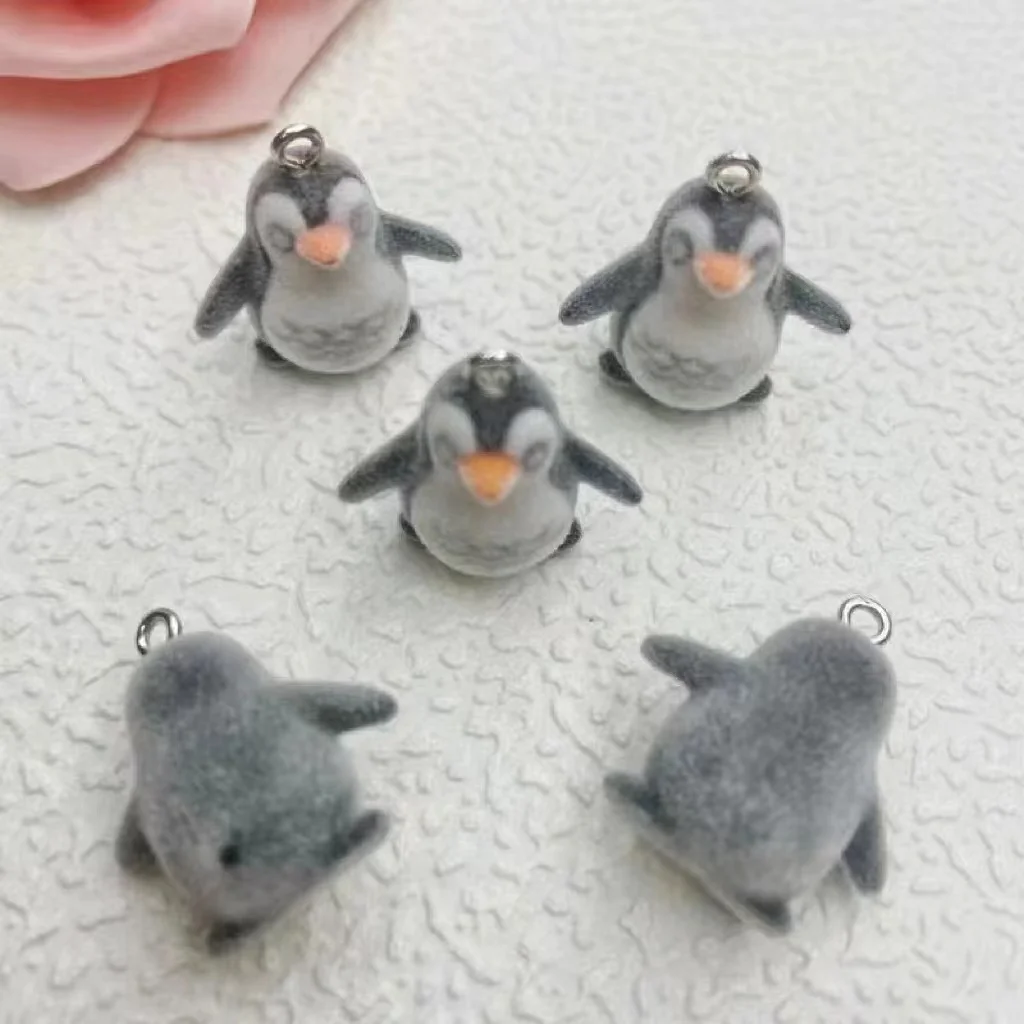 

10pcs Flocking resin cartoon charms three-dimensional cute little penguin pendant for make necklace DIY Jewelry accessories