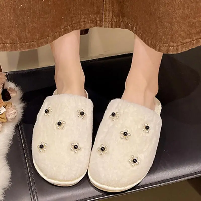 

Women's Pearl Flower Plush Slippers 2025 New Fluffy Indoor Slippers Fashion Decor Home Slippers Soft Comfortable House Shoes