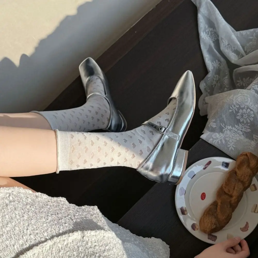 

2Pairs Hollow Out Sweet White Socks Heart Lingge Mid-calf Cotton Socks Thin Dashed Line Ruffle Tube Socks Women Summer Autumn