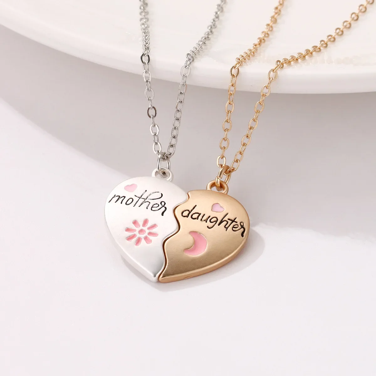 Fashion Mother Daughter Heart Shaped Necklace for Women Creative Love Magntic Necklace Chain Mothers Day Gifts for Mother 2025 view 3