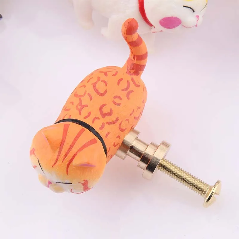 Light Luxury Brass Rotatable Cat Handle Cartoon Wardrobe Door Handles Cute Drawer Single Hole Surface Mounted Small Handle Knobs