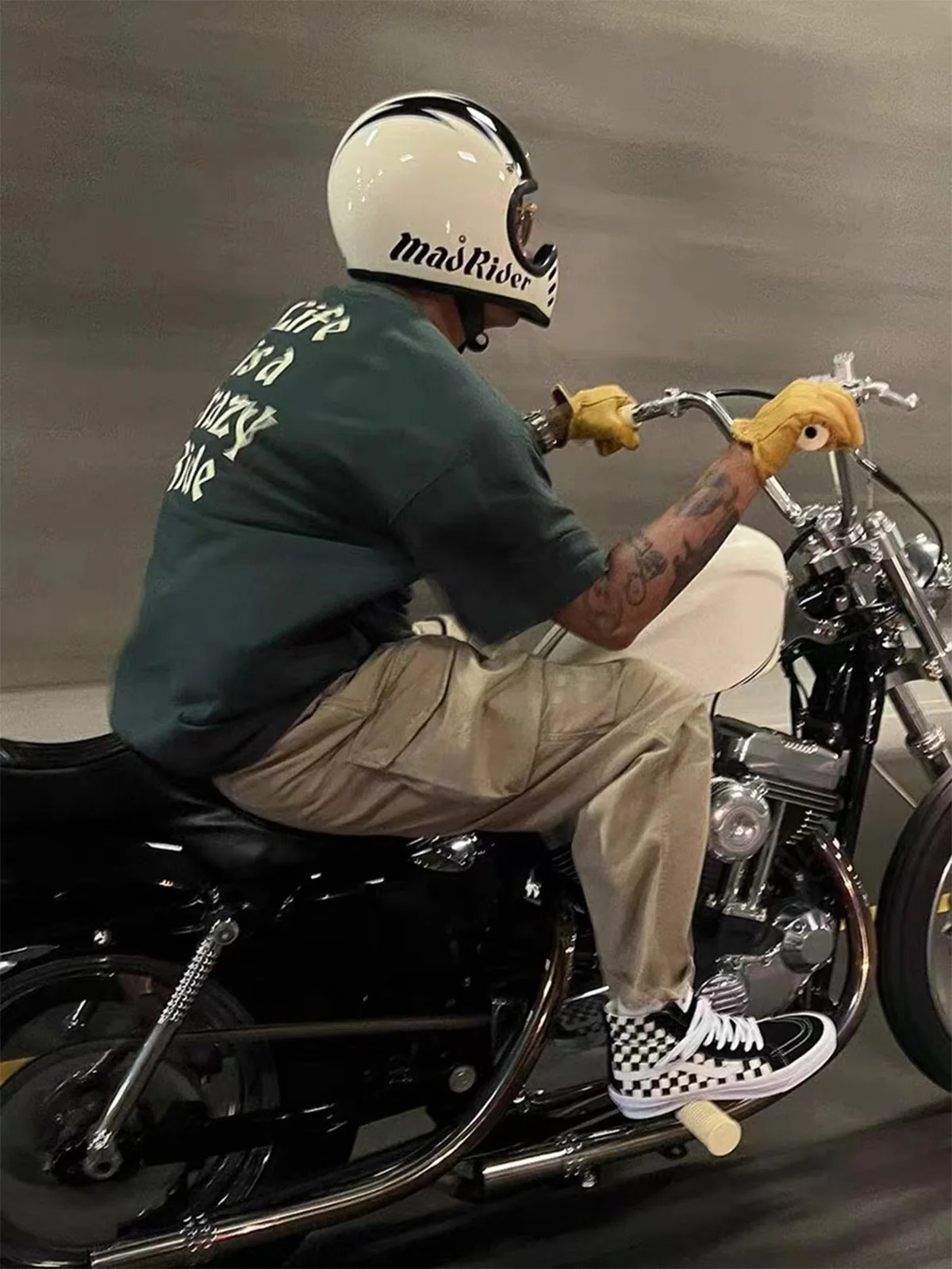 

Мужская футболка свободного кроя MADN 24SS с принтом «Рыцарь на мотоцикле», повседневная молодежная летняя футболка с круглым вырезом