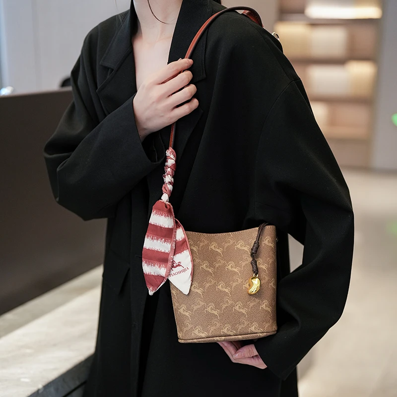 

Classic Elegant Leather Crossbody Bag For Women Luxury Designer Shoulder Bag Vintage Style Tote Handbag