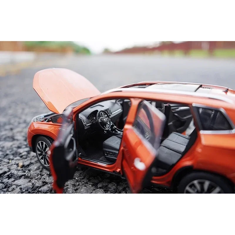 Diecast 1:18 Scale Original KAROQ Alloy Car Model Finished Product Simulation Toys Collection Gifts Static Model Display