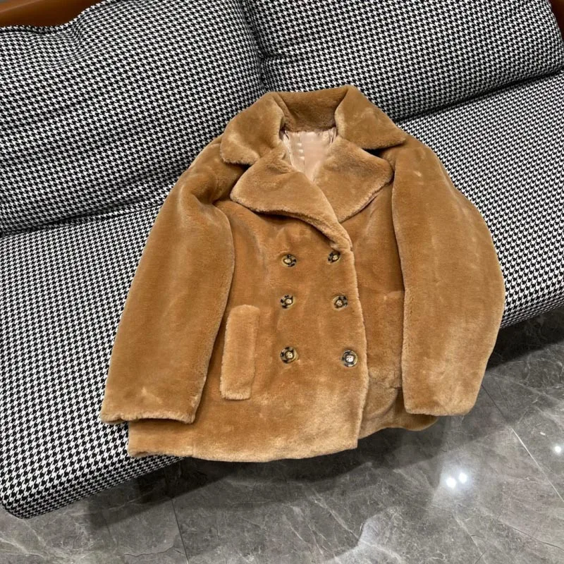 2024 Autumn/Winter New Women\'s Coat Fashion Luxury Loose Plush Coat Double breasted Short Leather Coat Expensive Retro Girl Feel