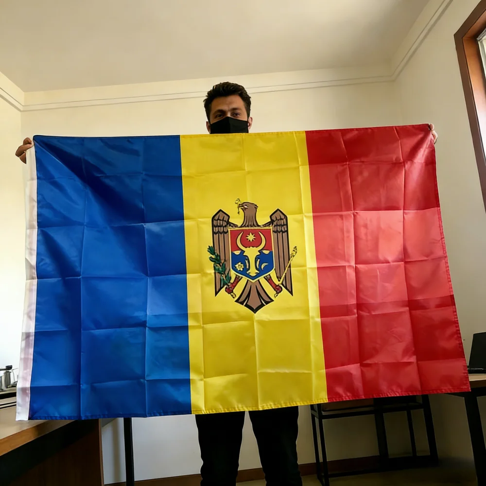 Moldova Flag 150x90cm 3x5 FT Moldovan National Flag with Coat of Arms Polyester Double Stitched Outdoor Indoor Decoration