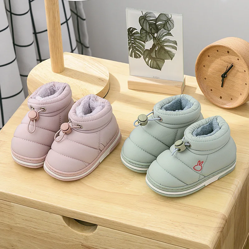 Kış bebek kız ayakkabı kaymaz peluş sıcak ev ayakkabıları kızlar Sneakers sevimli kısa çizmeler kapalı erkek mokasen pamuklu ayakkabılar SWB001