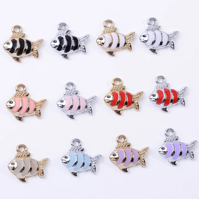 الكرتون DIY محلية الصنع الأقراط سوار المواد سبيكة الملحقات ستة ألوان الأسماك الصغيرة اللون الاحتفاظ بالأشعة فوق البنفسجية قلادة بقعة بالجملة #1