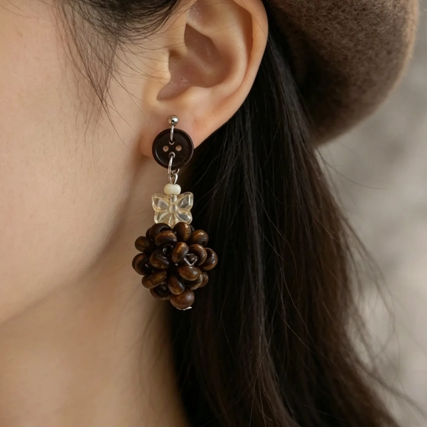 Premium sense of literature and art, ancient style, new Chinese style coffee color ball butterfly button earrings, classical woo