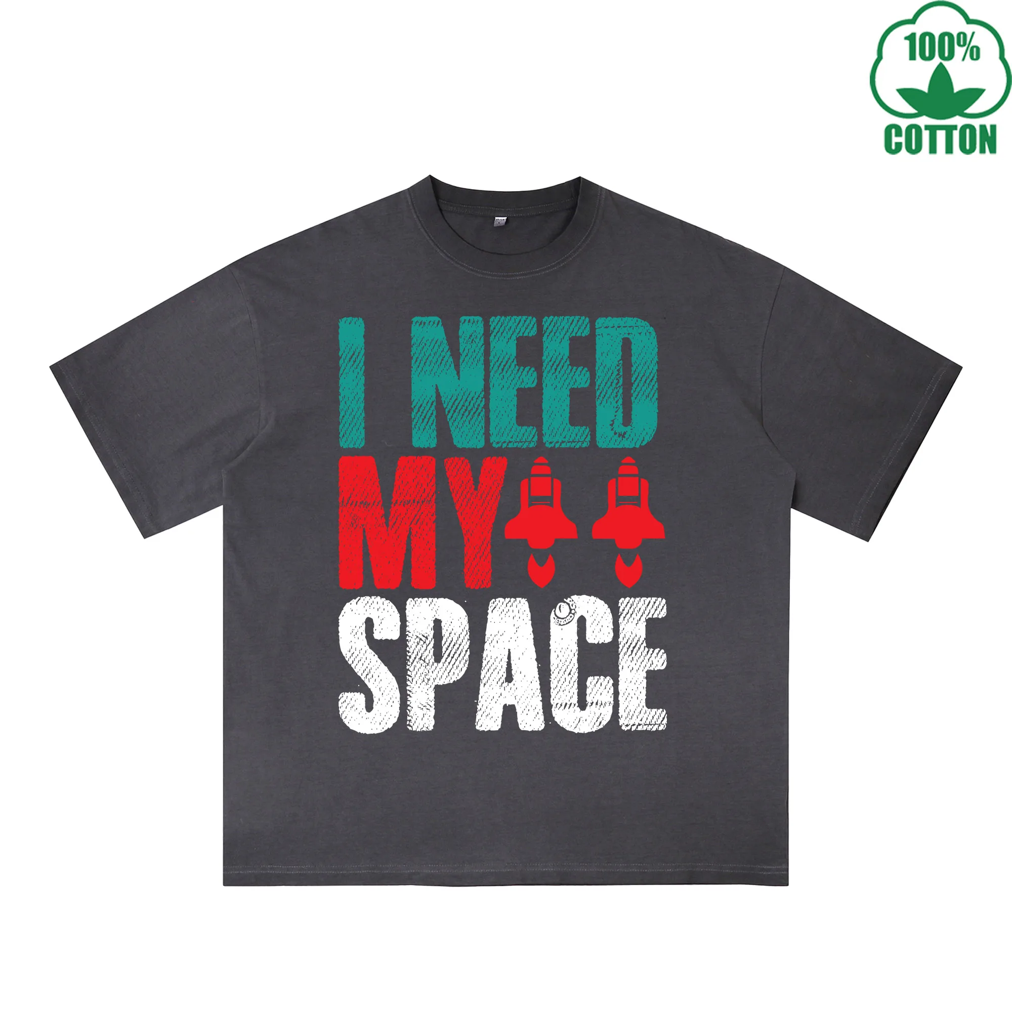 

Футболка I NEED MY SPACE с принтом, эффектом потертости, 230 г, разноцветная, свободного кроя, модная, 100% хлопок, с коротким рукавом