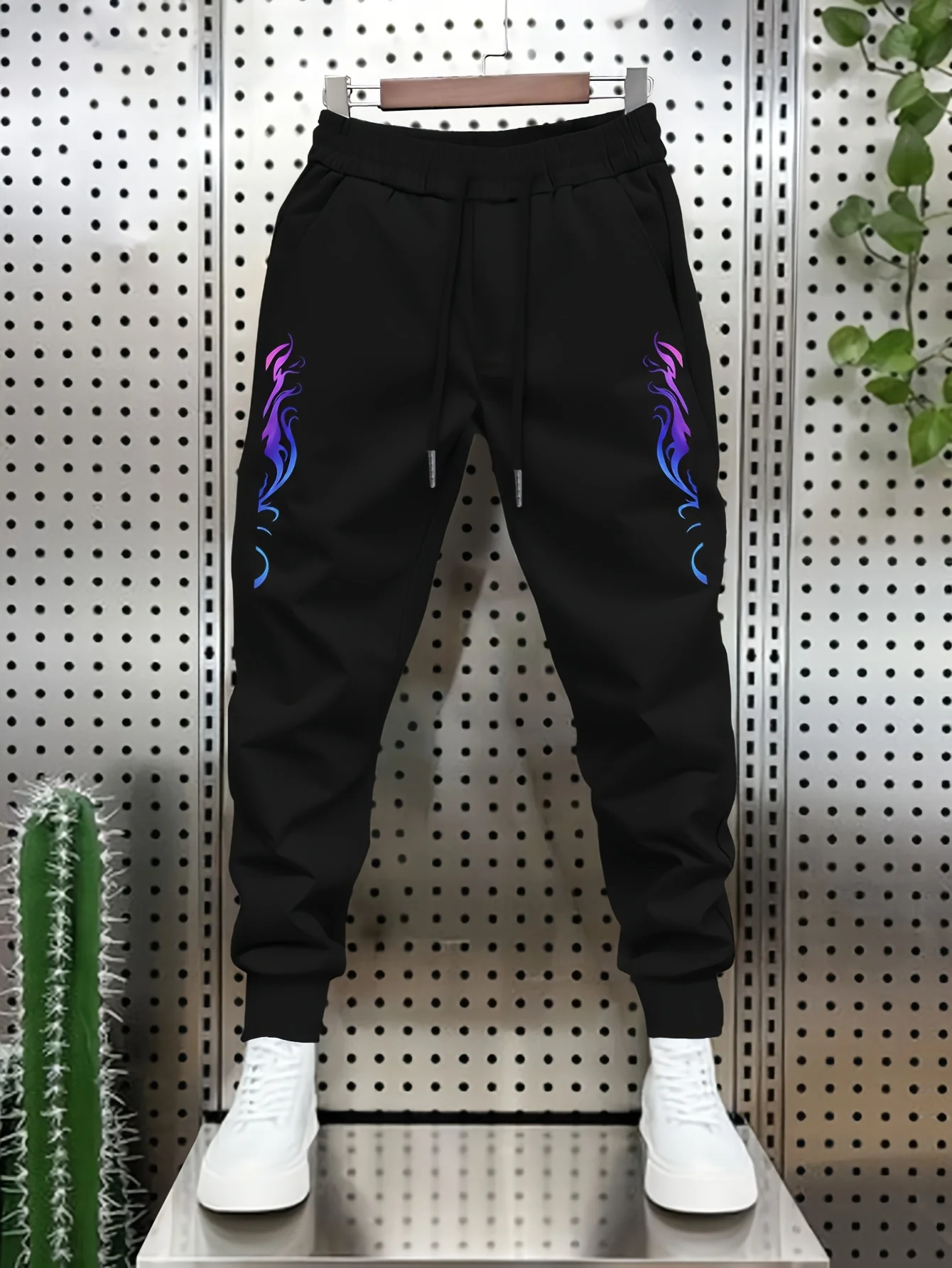 Neon‑flame Men Sports Sweatpants Dual‑side Gradient Flame Stream Print Fleece Jogger Pants For Modern Street Casual Hangouts