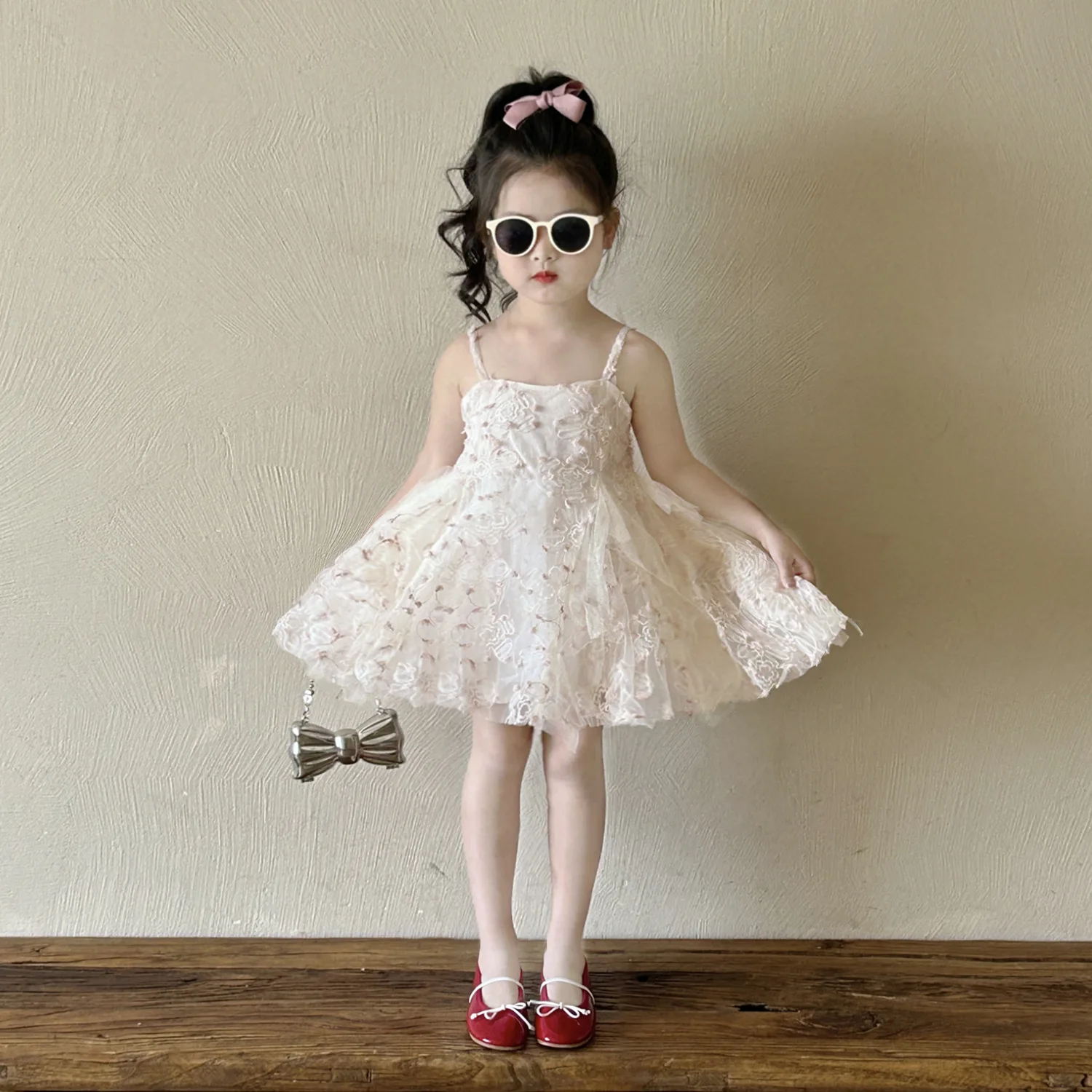 

Girls Embroidered Mesh Suspender Dress 2025 Summer New Girls Fluffy Princess Dress Fashion Casual