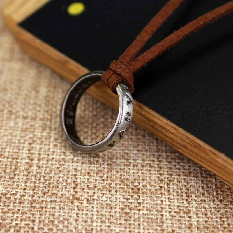 Uncharted 4 Nate Drakes Metal Ring Sic Parvis Magna Bracelet Necklace 3D Pendant Figure Model Rare Collect Toy Gift for Boy Man