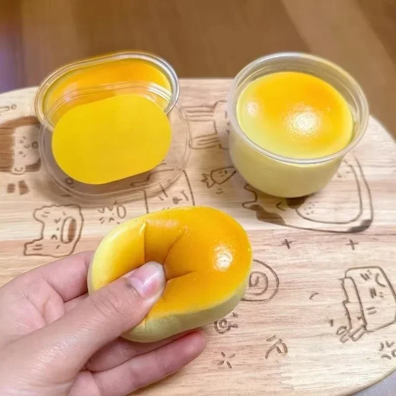F6W1PC Quetschbarer Realistischer Käsekuchen Langsam Zurückfedernd Stressabbau Entspannung Halbgekochter Käse Scherzartikel Klebrige Finger – Detail 3