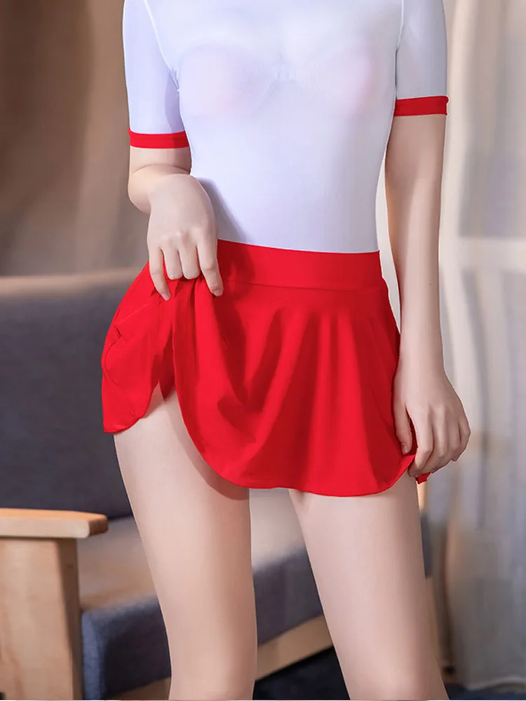 Мини юбкадағы трусиктер