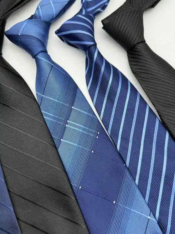 メンズスーツネクタイポケットハンカチ、トレンディなストライプ柄のおしゃれなアクセサリー、ビジネスカジュアルウェアに最適