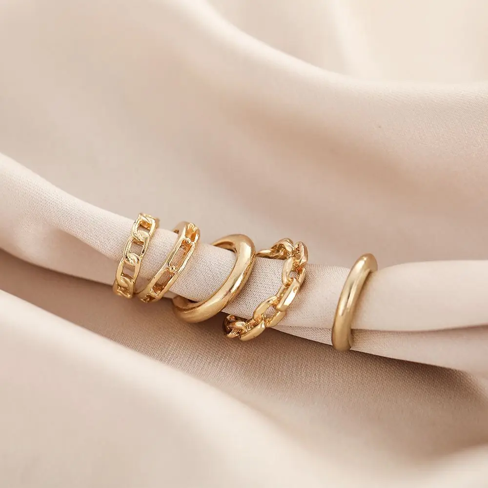 

Female Ear Buckle Girls Chain Designed No Piercing Clip Earrings Set Ear Clip Korean Earrings for Women Cartilage Ear Cuff