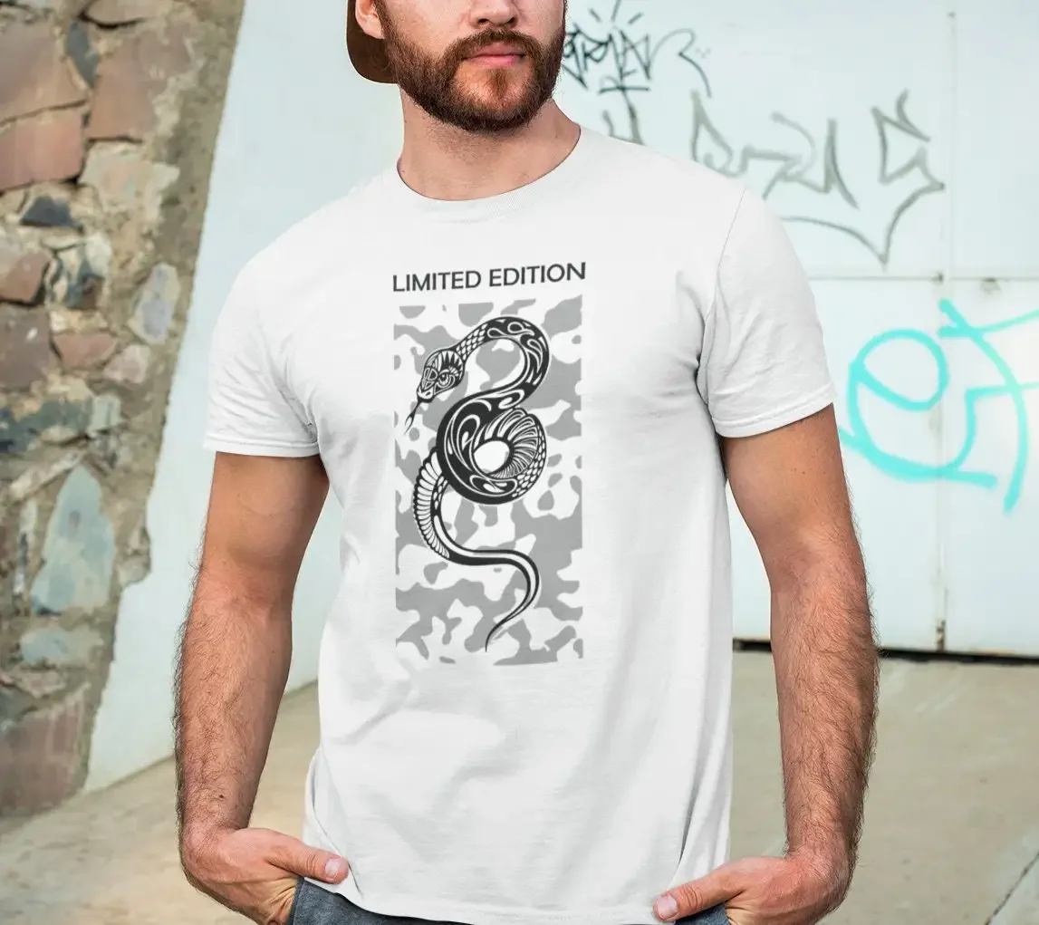 Limited Edition Herren-T-Shirt mit Schlangen-Camouflage-Muster